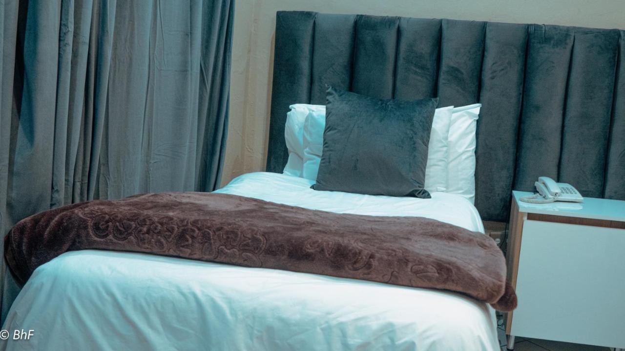 Henry George Guest House Pretoria-Noord Dış mekan fotoğraf