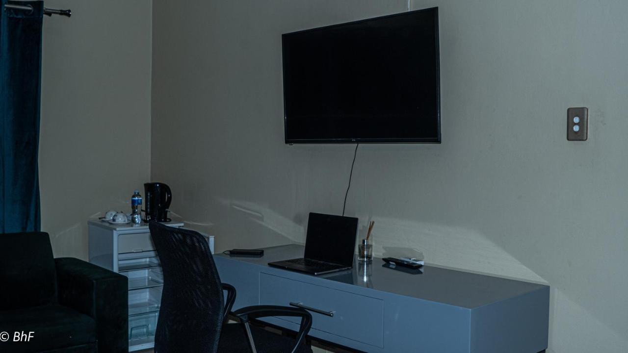 Henry George Guest House Pretoria-Noord Dış mekan fotoğraf