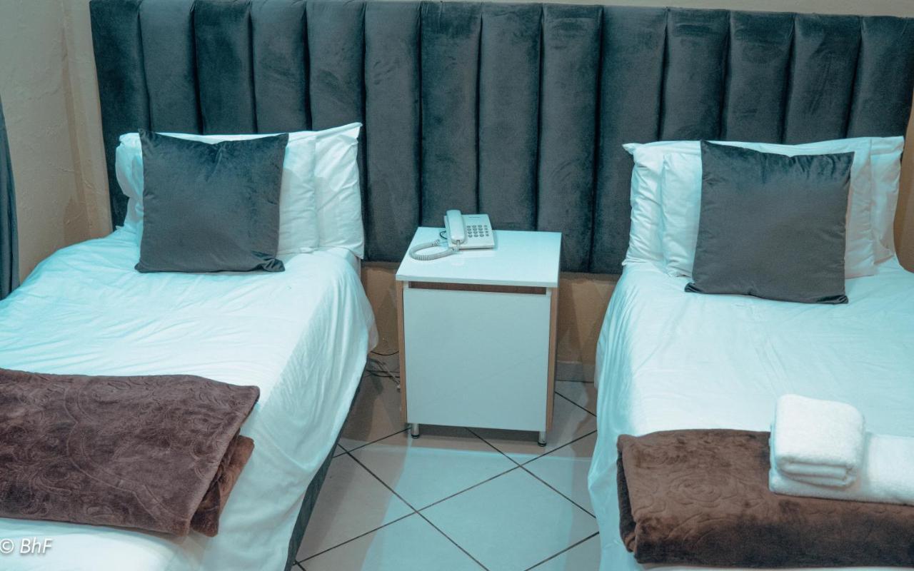 Henry George Guest House Pretoria-Noord Dış mekan fotoğraf
