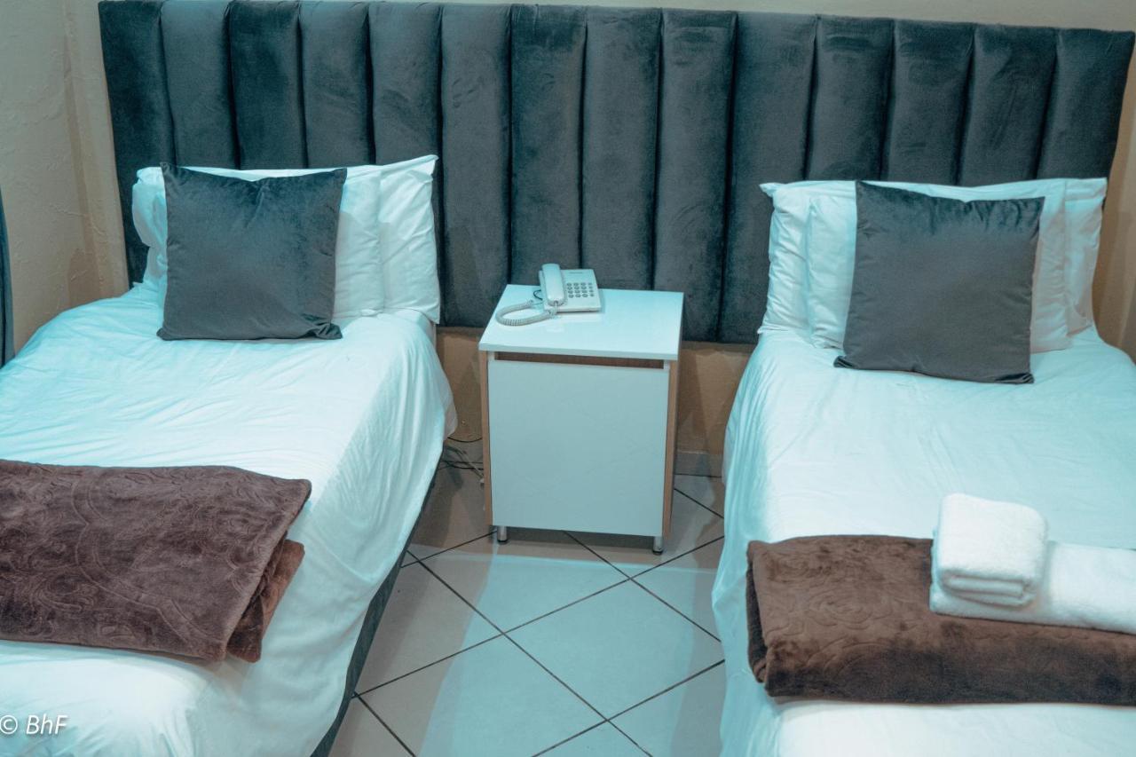 Henry George Guest House Pretoria-Noord Dış mekan fotoğraf