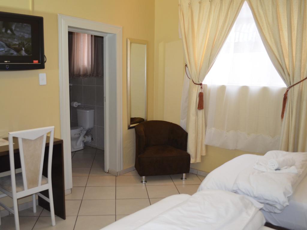 Henry George Guest House Pretoria-Noord Dış mekan fotoğraf