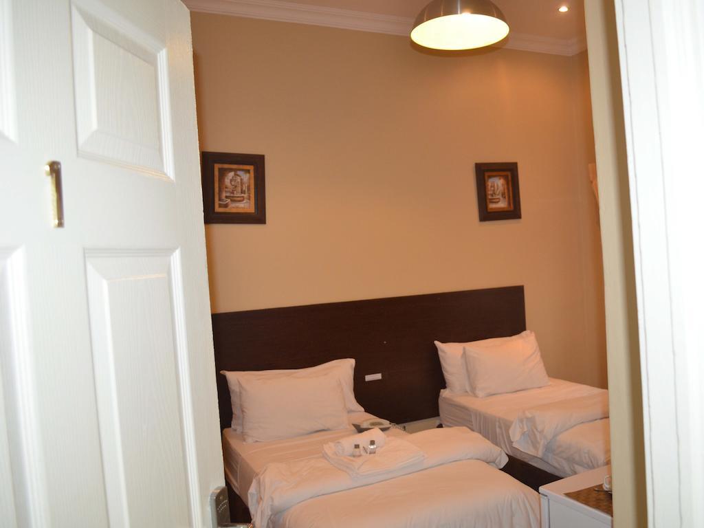 Henry George Guest House Pretoria-Noord Dış mekan fotoğraf