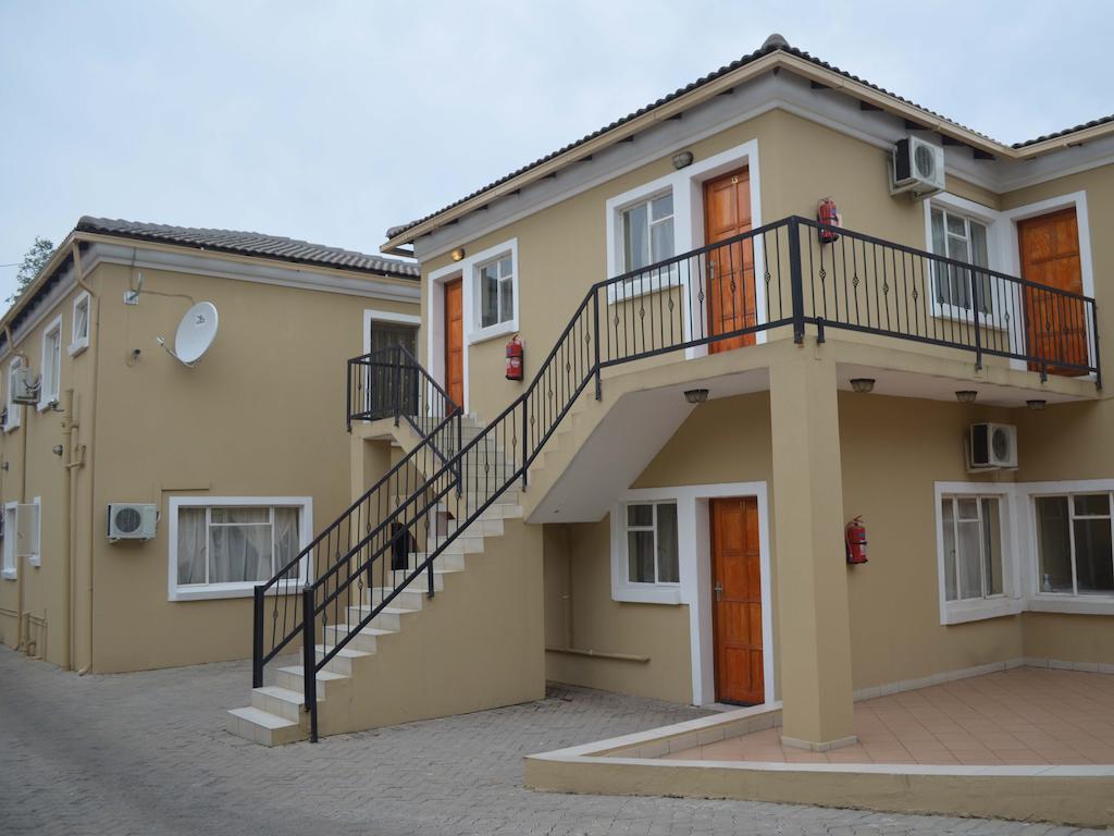 Henry George Guest House Pretoria-Noord Dış mekan fotoğraf